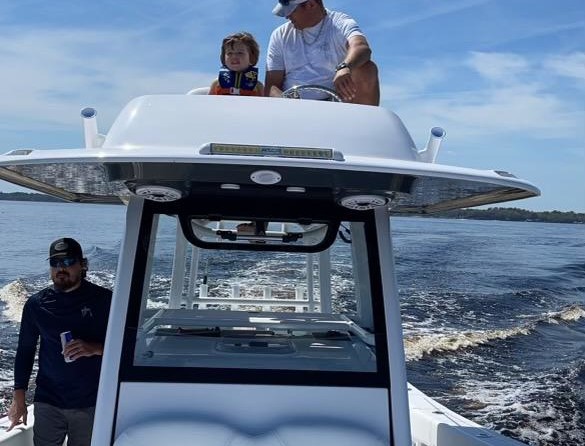 Sportsman Open 302 Center Console