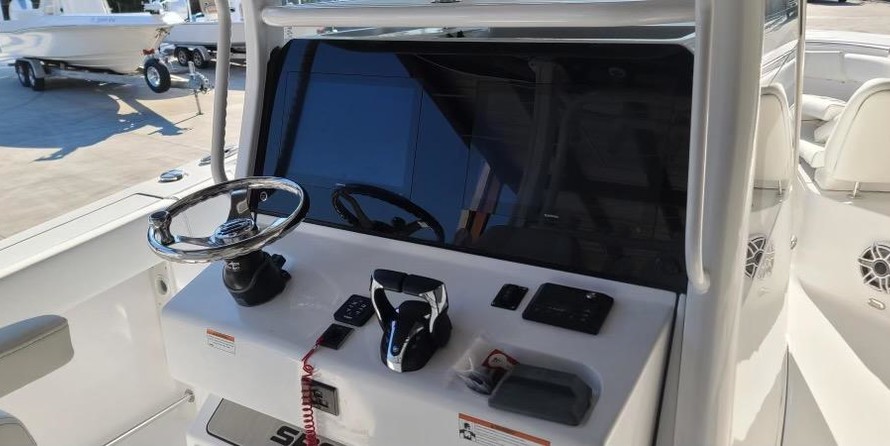 Sportsman Open 302 Center Console