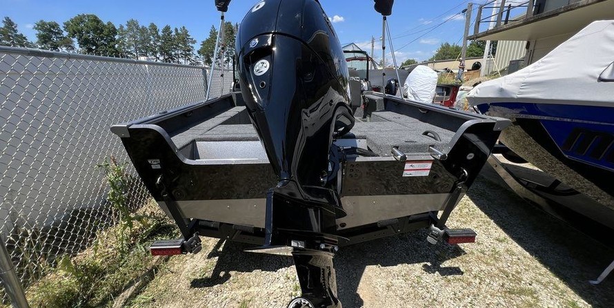 Lund Boats 1875 Impact Sport