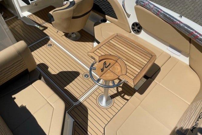 Sea Ray SPX 230