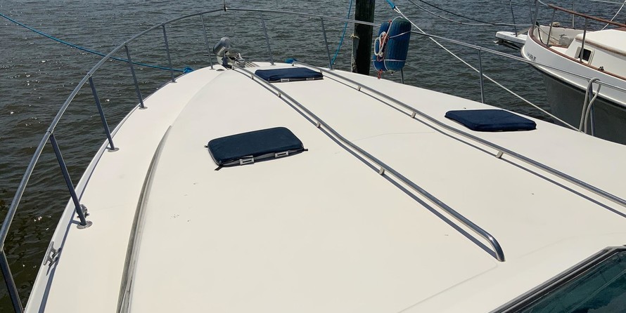 Sea ray 390 express cruiser