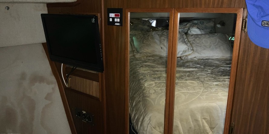 Sea ray 390 express cruiser