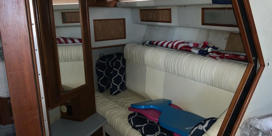 Sea ray 390 express cruiser