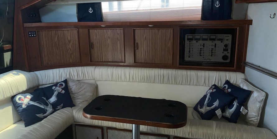 Sea ray 390 express cruiser