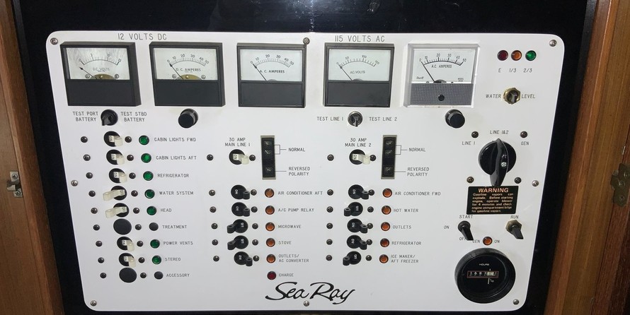 Sea ray 390 express cruiser