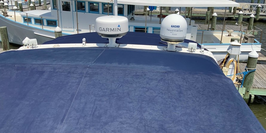 Sea ray 390 express cruiser