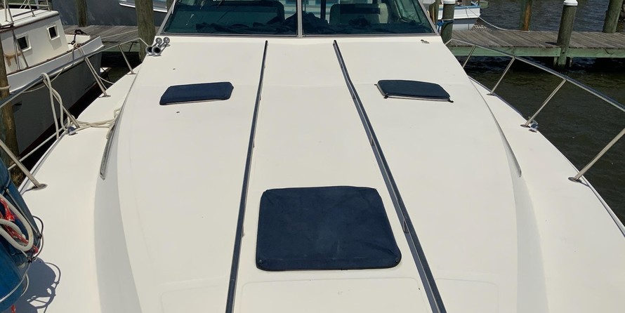 Sea ray 390 express cruiser