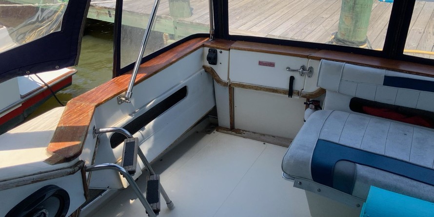 Sea ray 390 express cruiser