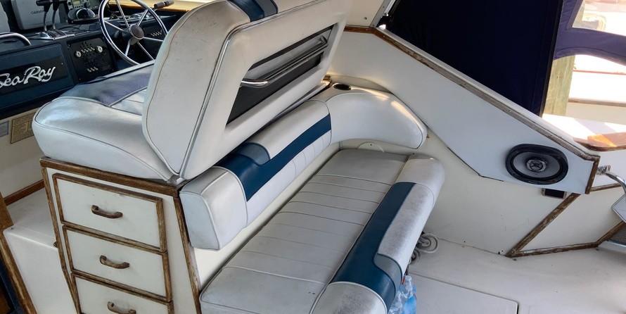 Sea ray 390 express cruiser