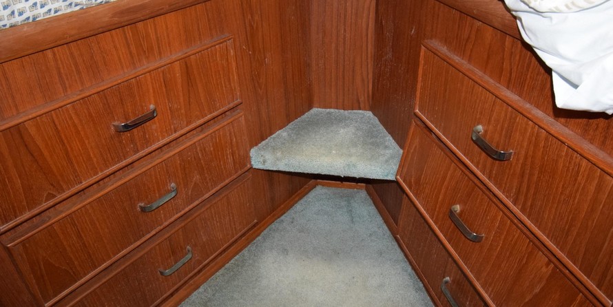 Chris-Craft Commander 44