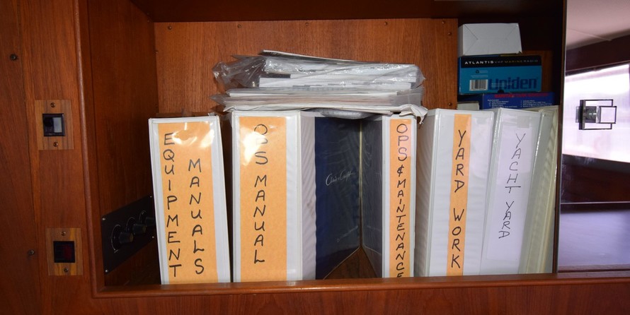 Chris-Craft Commander 44