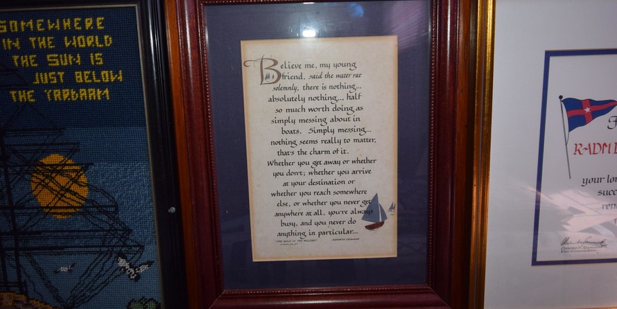 Chris-Craft Commander 44