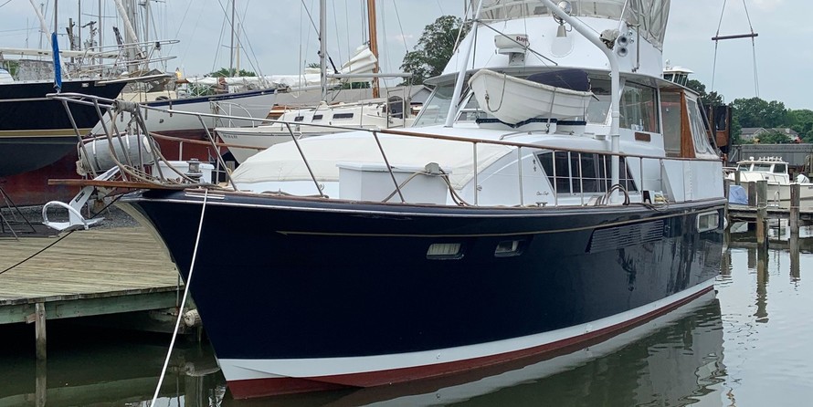 Chris-Craft Commander 44