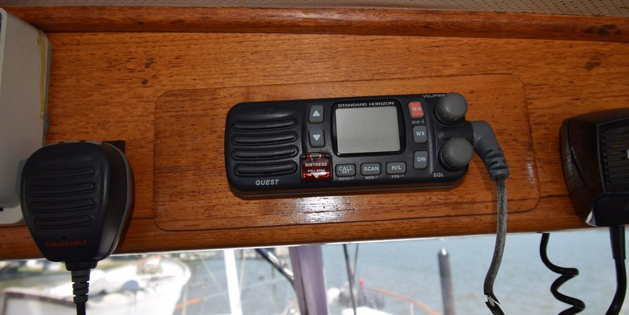 Chris-Craft Commander 44