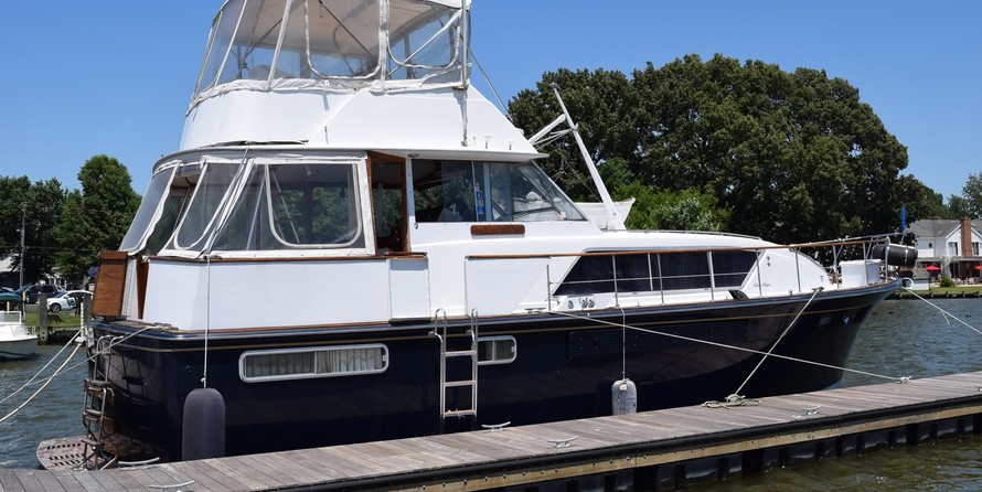 Chris-Craft Commander 44