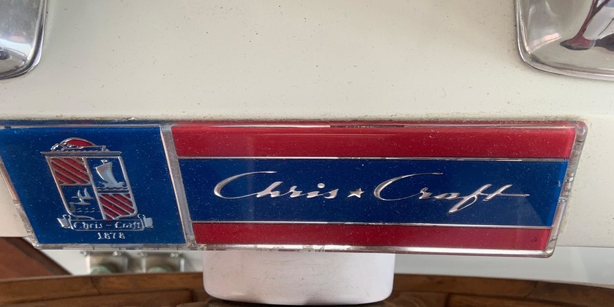 Chris-Craft Commander 44