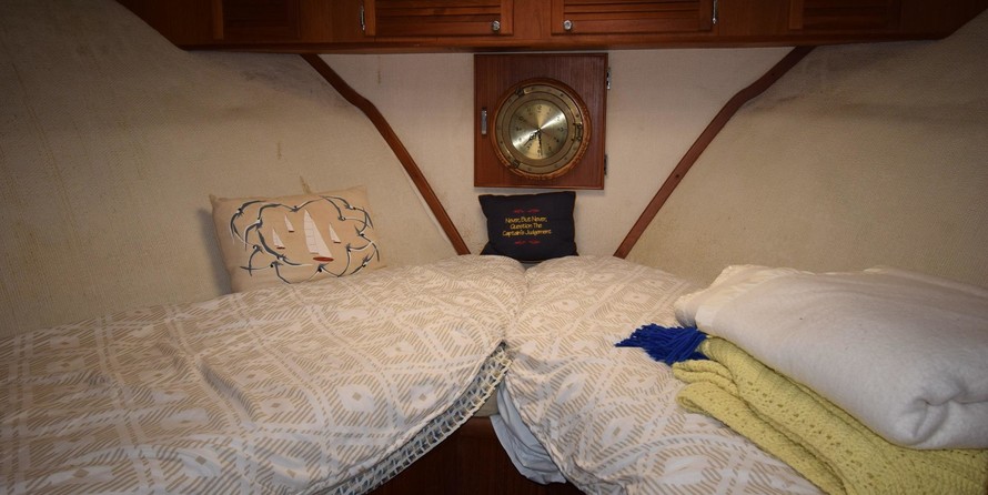 Chris-Craft Commander 44