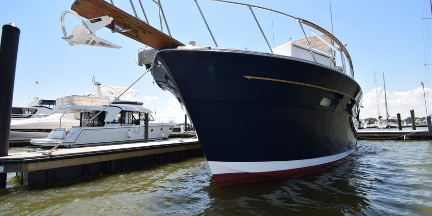 Chris-Craft Commander 44