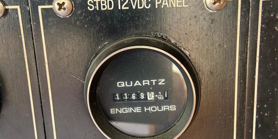 Chris-Craft Commander 44