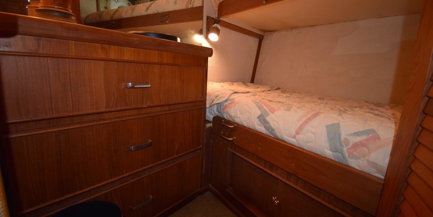 Chris-Craft Commander 44