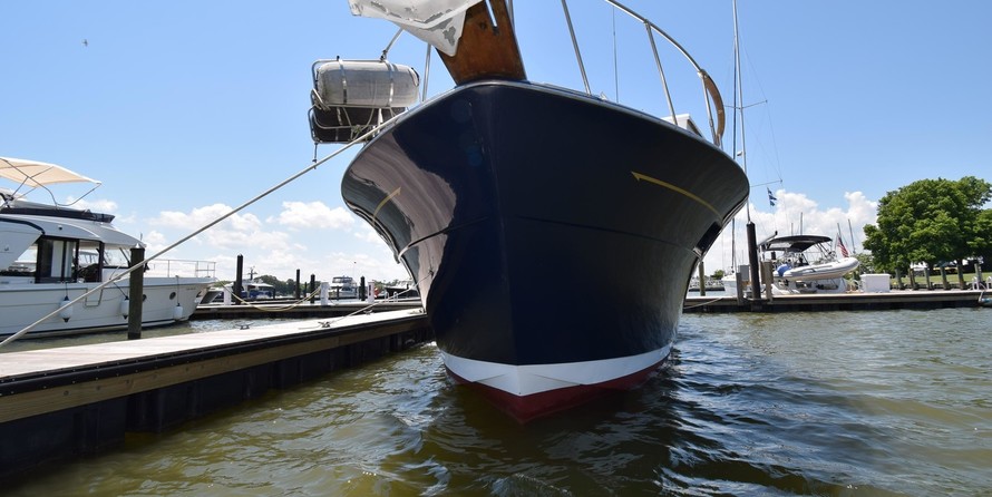 Chris-Craft Commander 44