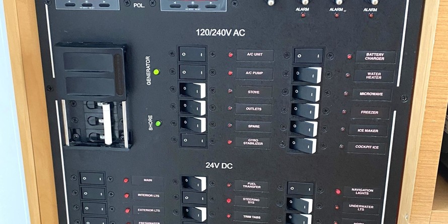 Bertram 60 Convertible