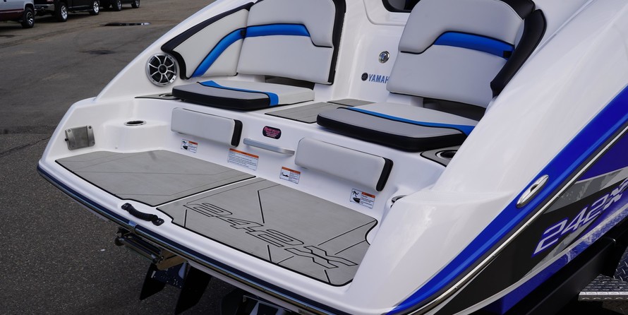 Yamaha 242X E-Series