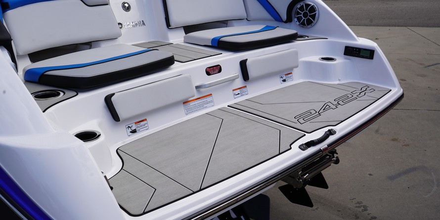 Yamaha 242X E-Series