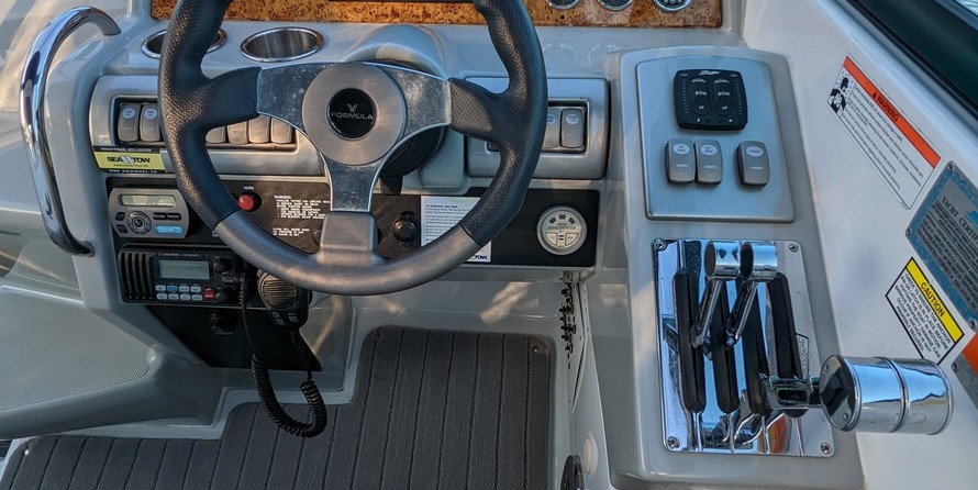 Formula 310 Sun Sport