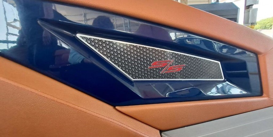 Cruisers Yachts 338 South Beach Edition - Bow Rider
