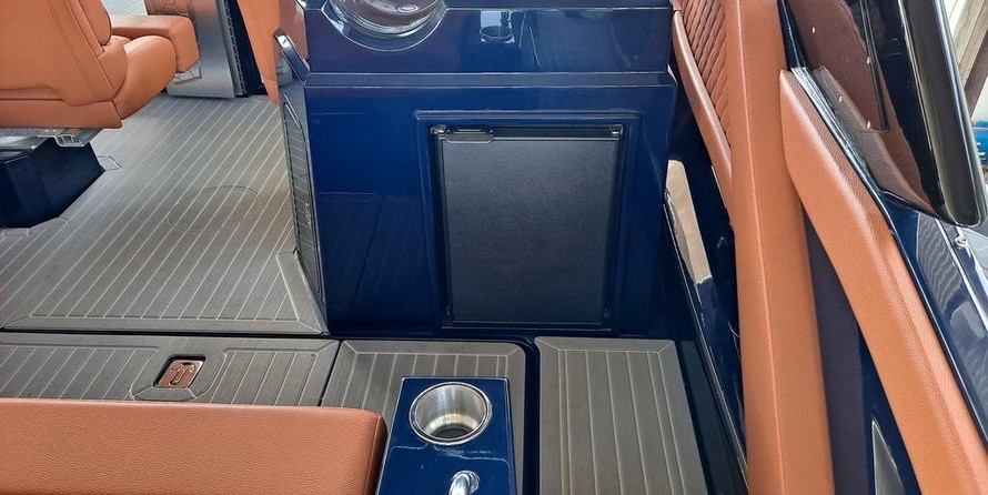 Cruisers Yachts 338 South Beach Edition - Bow Rider