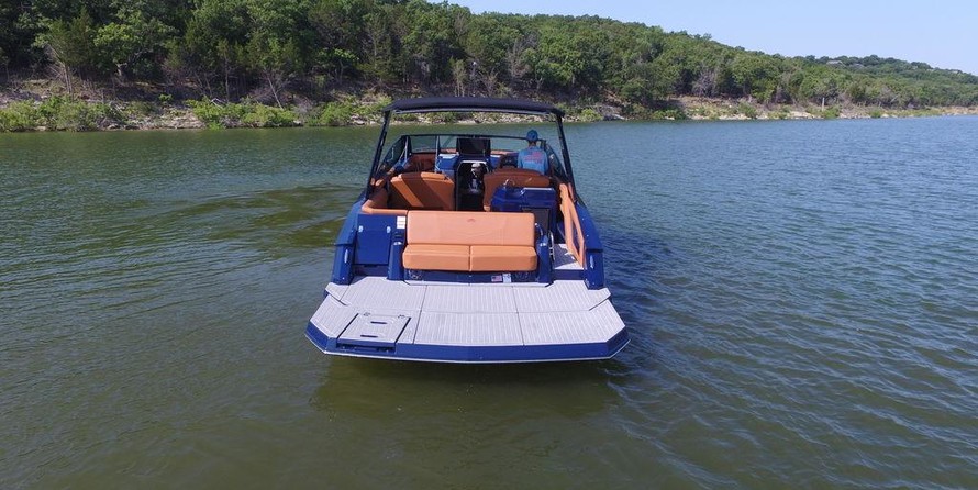 Cruisers Yachts 338 South Beach Edition - Bow Rider