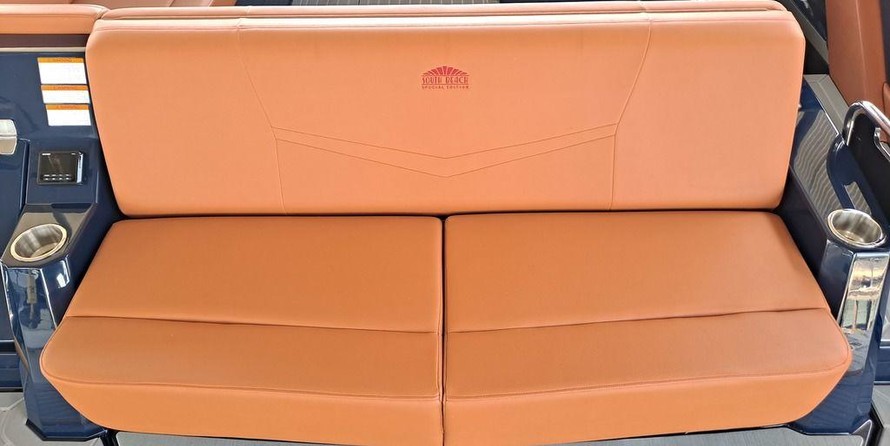 Cruisers Yachts 338 South Beach Edition - Bow Rider