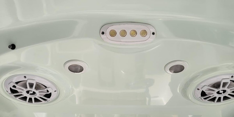 Sportsman Heritage 251 Center Console