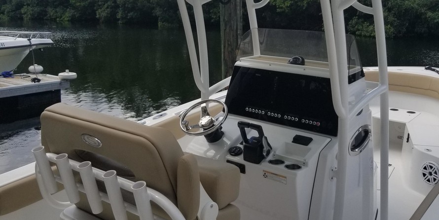 Sportsman Heritage 251 Center Console