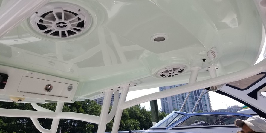 Sportsman Heritage 251 Center Console