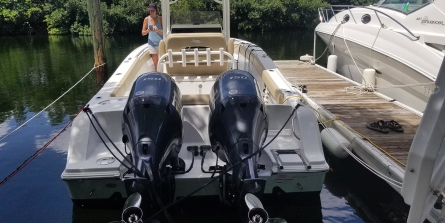 Sportsman Heritage 251 Center Console