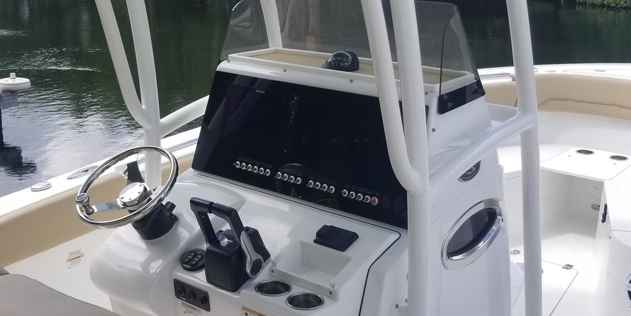 Sportsman Heritage 251 Center Console