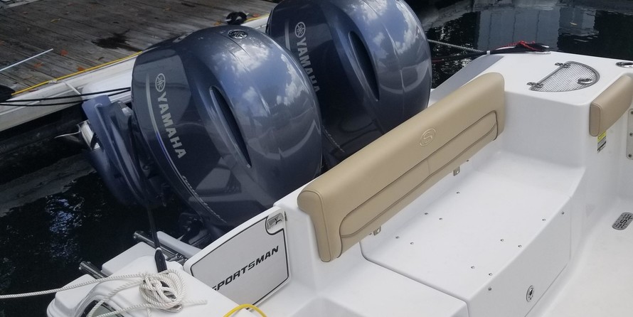 Sportsman Heritage 251 Center Console