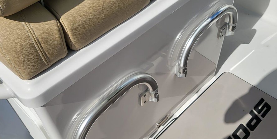 Sportsman Heritage 251 Center Console