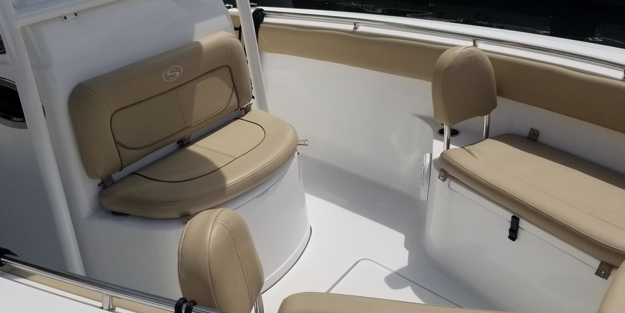 Sportsman Heritage 251 Center Console