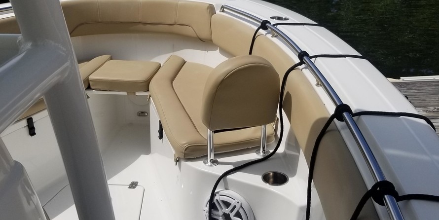 Sportsman Heritage 251 Center Console