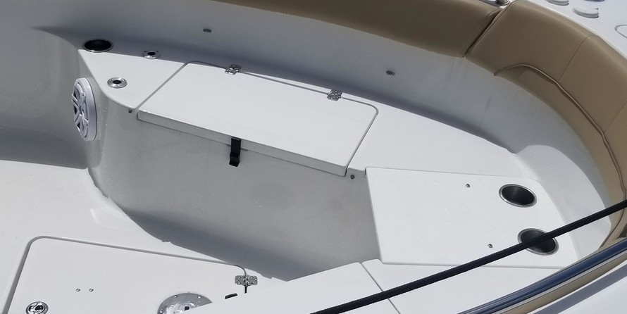 Sportsman Heritage 251 Center Console