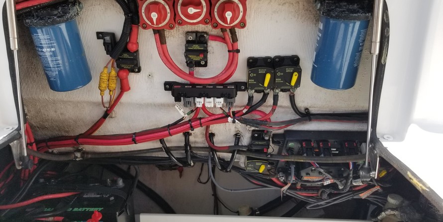 Sportsman Heritage 251 Center Console