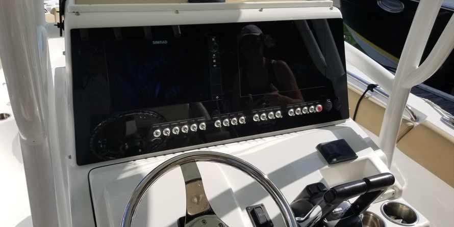 Sportsman Heritage 251 Center Console