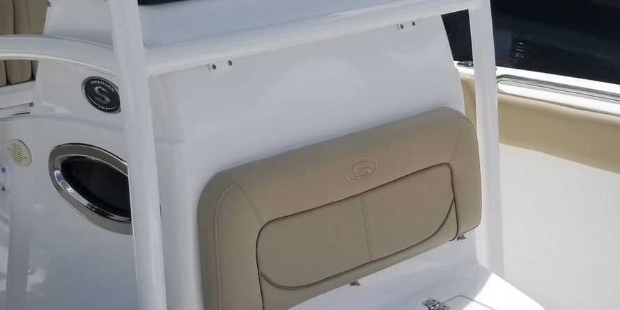 Sportsman Heritage 251 Center Console