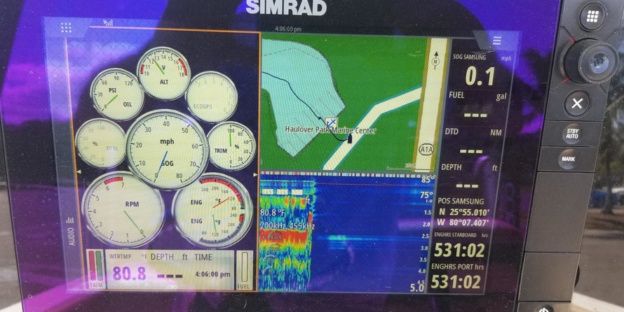 Sportsman Heritage 251 Center Console