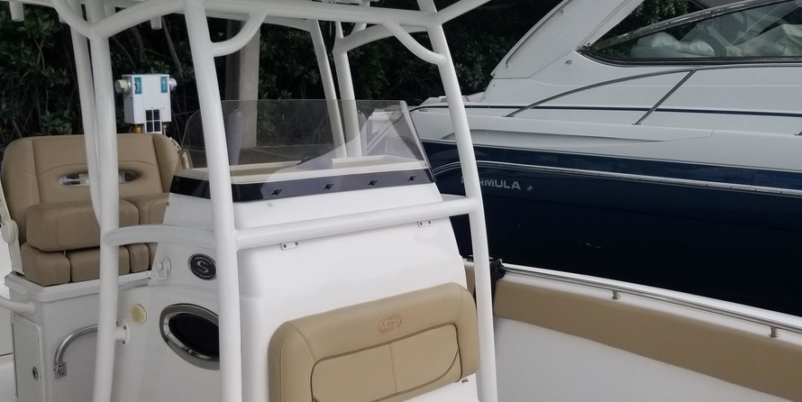 Sportsman Heritage 251 Center Console
