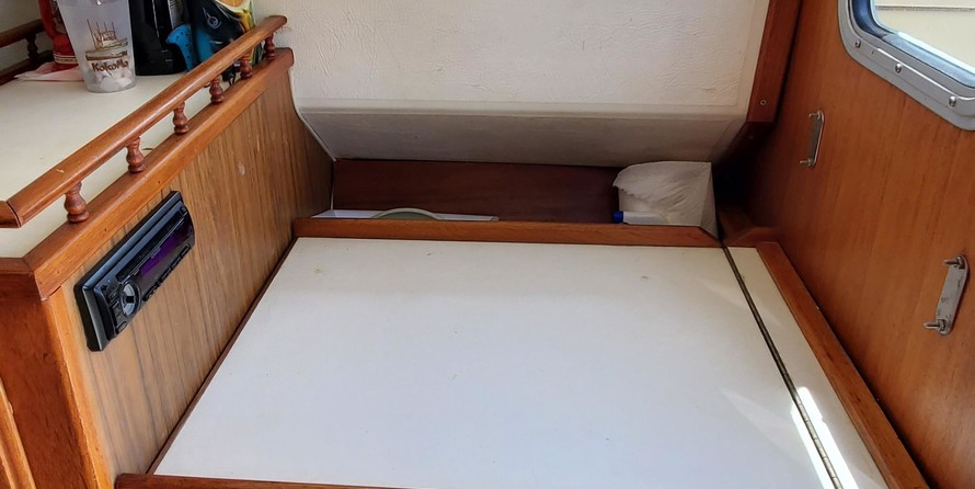 Skipjack 25 flybridge