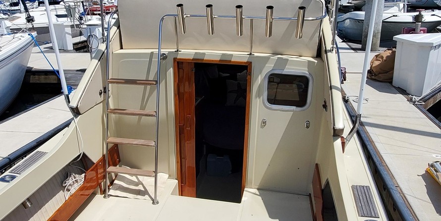 Skipjack 25 flybridge